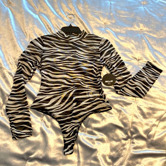 NWT Jolie & Joy Semi-Shear Bodysuit Sz. M - Picture 2 of 12